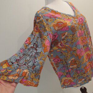 Bloomchic Floral Laced Bell Sleeve Top Large